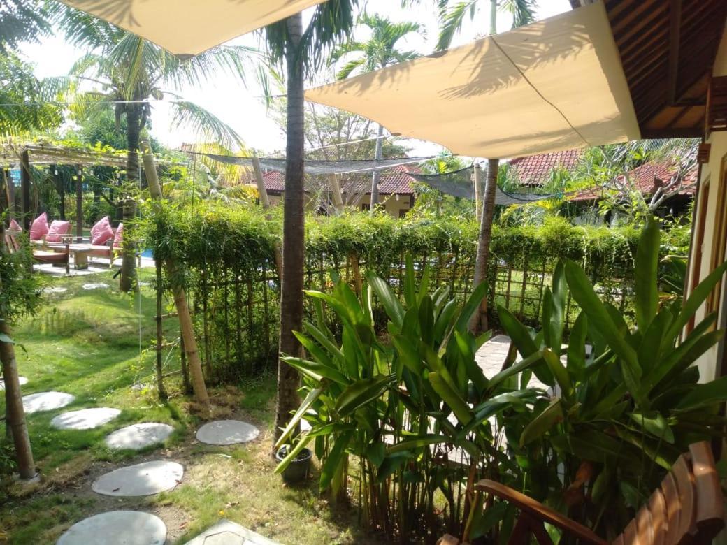 Batu Ampar Menjangan Hotel Banyuwedang Exterior photo